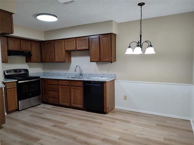 902 Meadowbrook Dr in Grapevine, TX - Building Photo - Building Photo