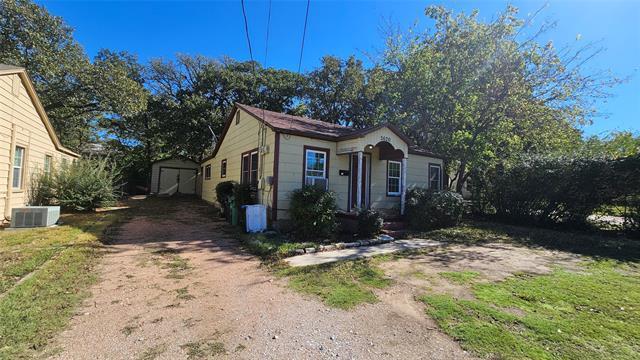 2620 N Elm St in Denton, TX - Foto de edificio - Building Photo