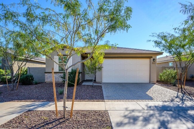 property at 17837 W Pinnacle Vista Dr