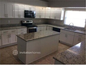 17307 Lockwood Ridge Dr in Tampa, FL - Building Photo - Building Photo