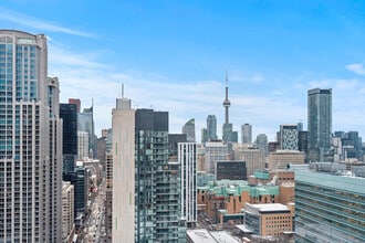 20 Grosvenor St in Toronto, ON - Building Photo - Building Photo