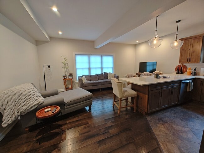 711 E 3rd St, Unit 2 in Williamsport, PA - Building Photo - Building Photo