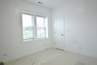 2343 W Irving Park Rd in Chicago, IL - Building Photo - Building Photo