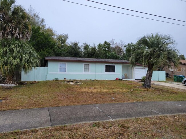 1096 Tivoli Dr-Unit -A in Deltona, FL - Building Photo - Building Photo