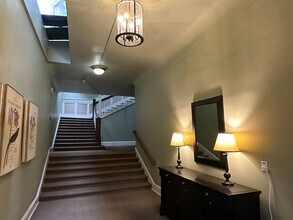 Katherine Apartments in Portland, OR - Building Photo - Interior Photo