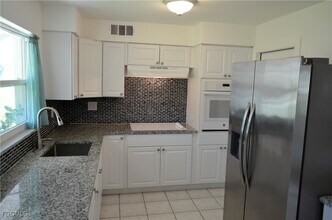 451 Monterey Ave in Cape Coral, FL - Foto de edificio - Building Photo