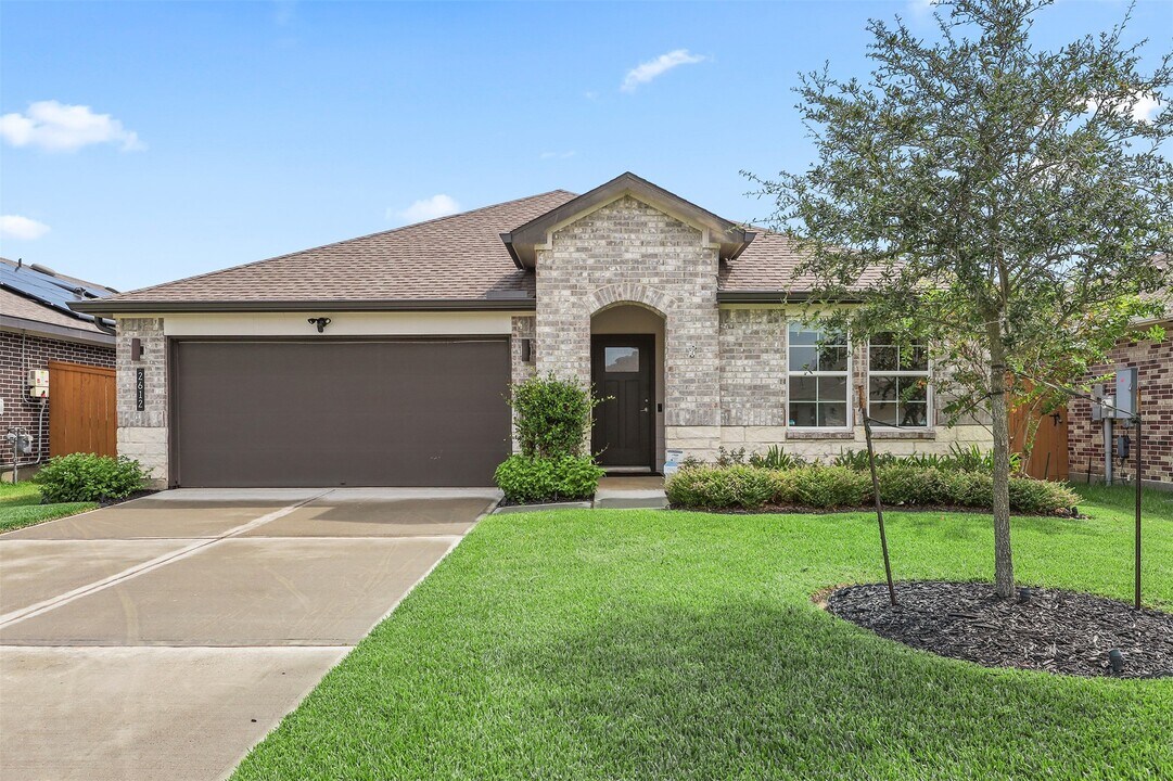 2612 Golden Palms Ln in La Marque, TX - Foto de edificio