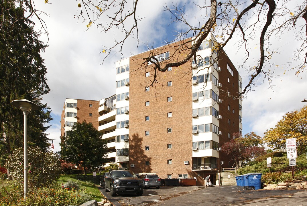 Lurie Terrace Senior Apartments in Ann Arbor, MI - Foto de edificio