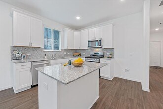340 Appaloosa Dr in Alvin, TX - Building Photo - Building Photo