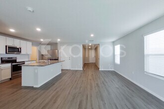 8677 SW 44th Ct in Ocala, FL - Building Photo - Building Photo