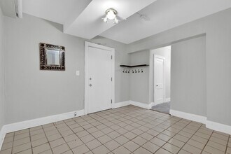 1820 Clydesdale Pl NW in Washington, DC - Building Photo - Building Photo