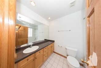 2741 N Southport Ave, Unit 2741 1 N in Chicago, IL - Building Photo - Building Photo