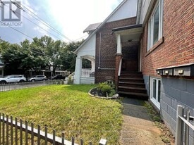 102 Merrill Ave E in Toronto, ON - Building Photo