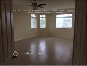 19996 SW 130th Ave in Miami, FL - Foto de edificio - Building Photo