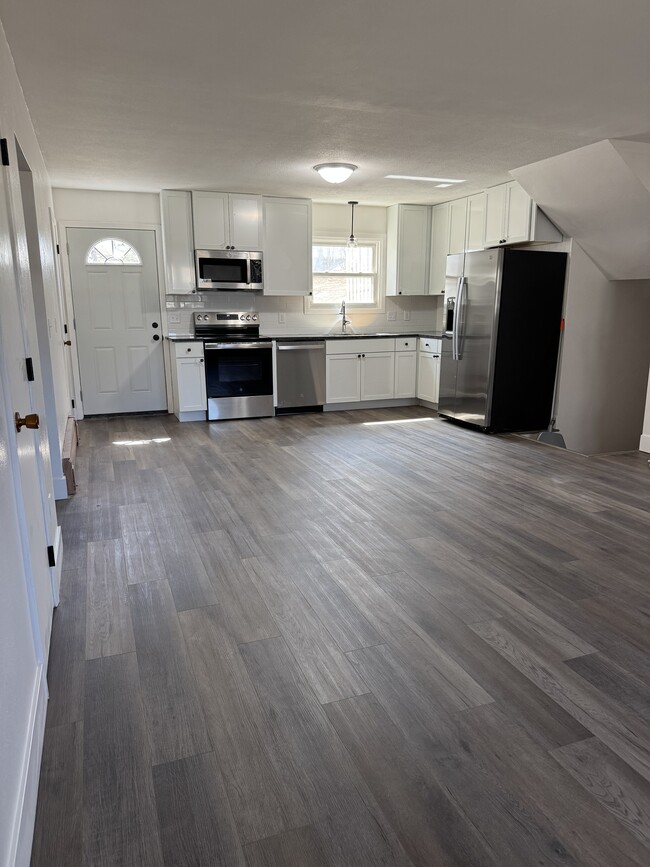 421 Elm Ave E in Delano, MN - Foto de edificio - Building Photo