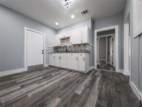 1106 Carlton St in Clearwater, FL - Foto de edificio - Building Photo