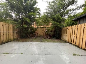 8032 NW 29th St in Sunrise, FL - Building Photo - Building Photo