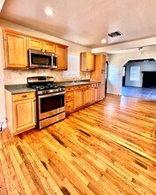 936 Garden St in Kerrville, TX - Building Photo - Building Photo