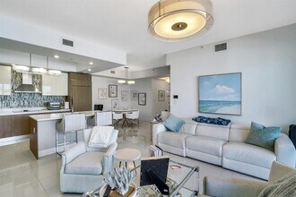 1200 Hillsboro Mile, Unit 1303 in Hillsboro Beach, FL - Foto de edificio - Building Photo