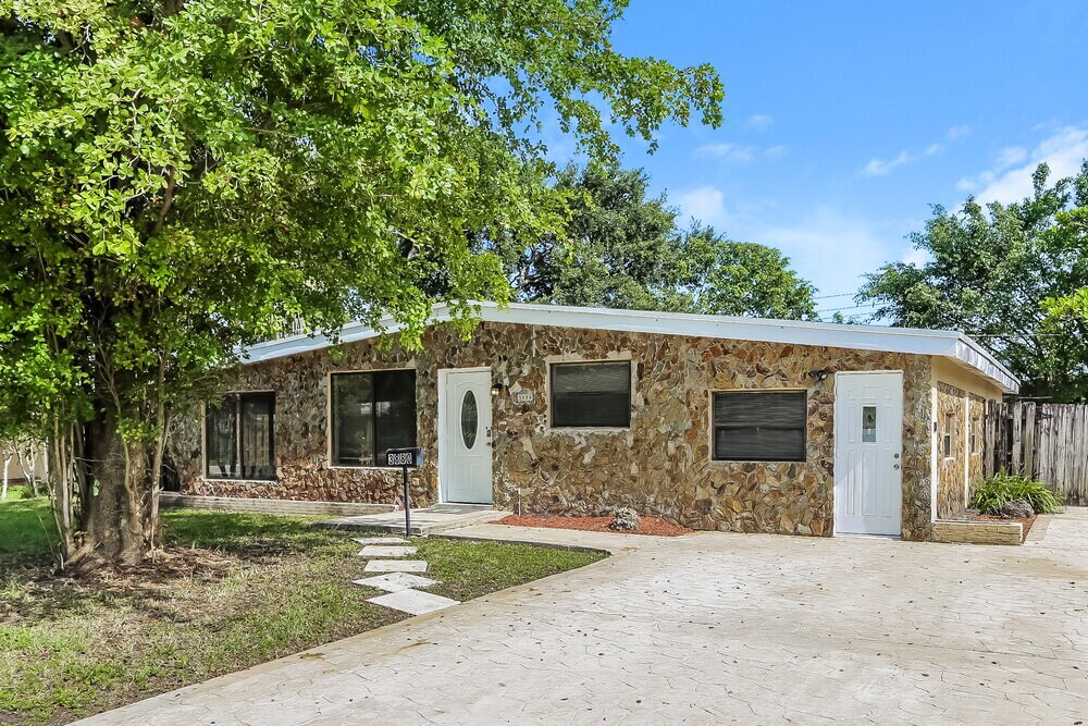 3880 Jackson Blvd in Fort Lauderdale, FL - Building Photo