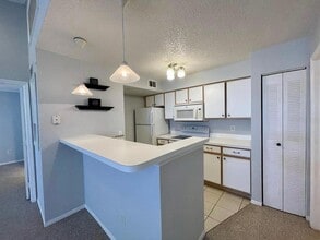 2212 Grand Cayman Ct, Unit 1633 in Kissimmee, FL - Building Photo - Building Photo