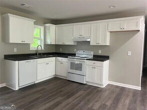 1996 Chestnut Log Dr in Lithia Springs, GA - Building Photo - Building Photo