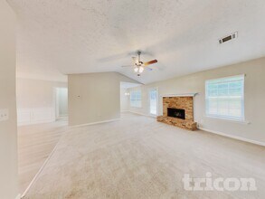 1049 Octavia Ct in Winder, GA - Foto de edificio - Building Photo