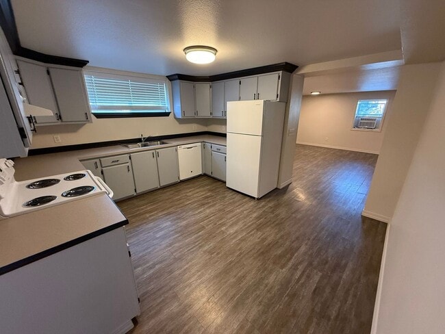 property at 121 27th St
