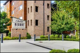 2220 W Woodin Ave in Chelan, WA - Building Photo