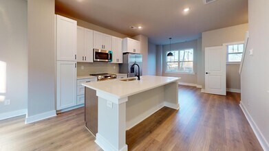 4112 Salient St in Charlotte, NC - Building Photo - Building Photo