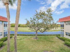 74 Royal Oak Ct in Vero Beach, FL - Building Photo - Building Photo