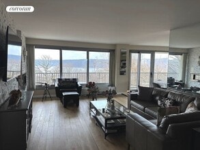 4455-4465 Douglas Ave in Bronx, NY - Foto de edificio - Building Photo