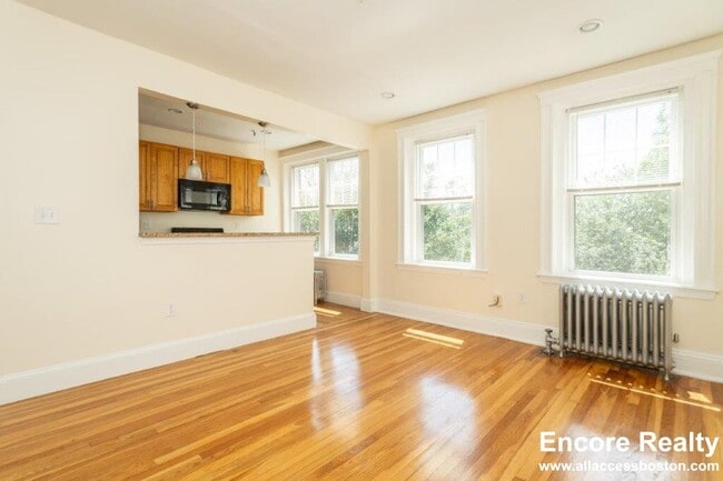 property at 286 Chestnut Hill Ave