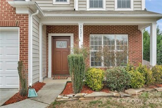 2621 Keziah Rd in Matthews, NC - Foto de edificio - Building Photo