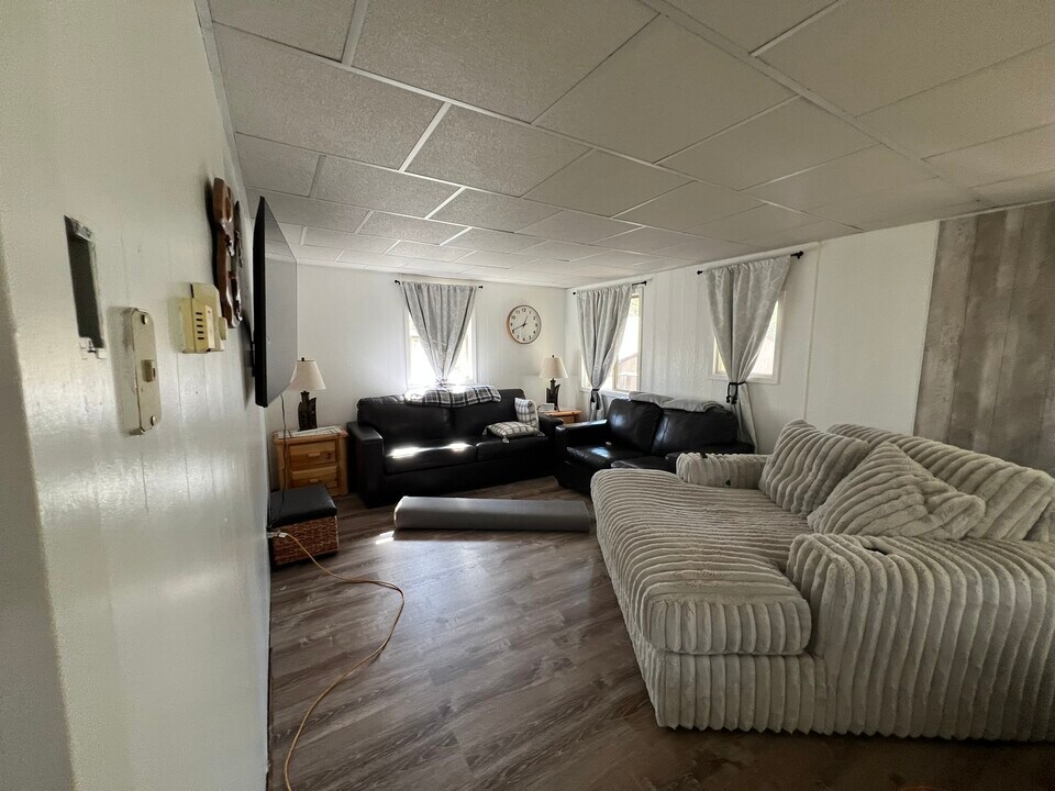 469 Birchwood Hts in Bottineau, ND - Building Photo