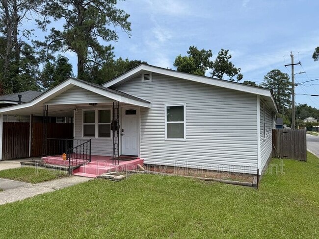 property at 1320 E 58th St