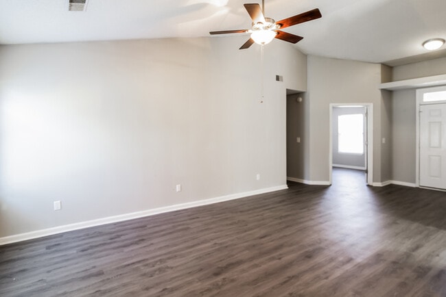 249 Persimmon Cir in Goose Creek, SC - Building Photo - Building Photo
