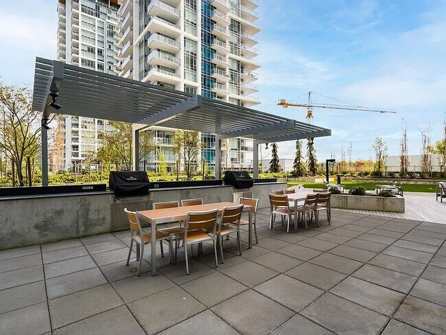 2288 Alpha Av in Burnaby, BC - Building Photo - Building Photo