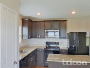 114 Hamilton Way in Venus, TX - Building Photo - Building Photo