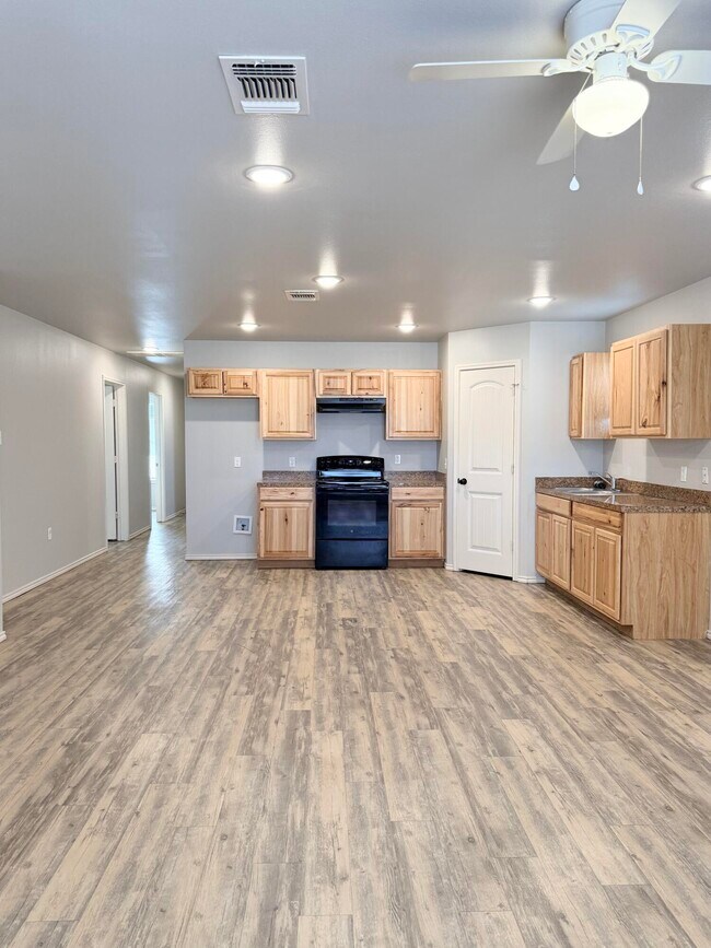 1716 E 14th St in Lubbock, TX - Building Photo - Building Photo