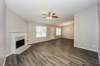 235 Sandstone Dr in Hampton, GA - Building Photo - Building Photo