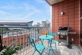 215 10th Ave S in Minneapolis, MN - Foto de edificio - Building Photo