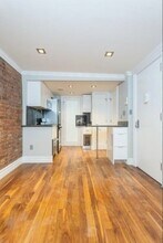 218 Avenue A in New York, NY - Building Photo - Building Photo