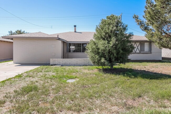 property at 8037 E Oak St