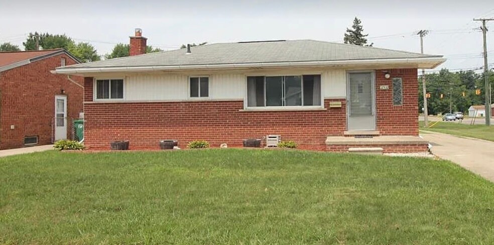 32910 Barton St in Garden City, MI - Building Photo