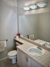 5000 NW Village Park Dr in Issaquah, WA - Building Photo - Building Photo