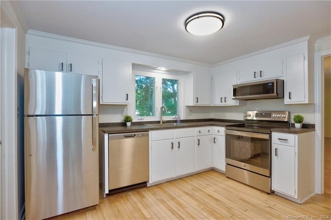 3 Hilltop Rd in Farmington, CT - Building Photo - Building Photo