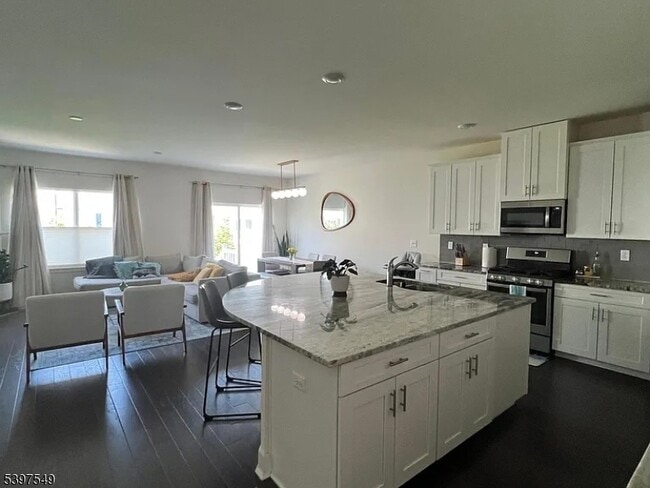 property at 31 Gerhard Pl