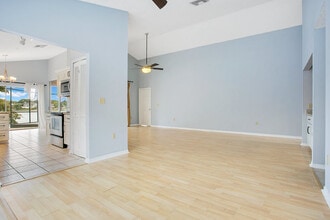 3030 Tall Timber Dr in Orlando, FL - Foto de edificio - Building Photo