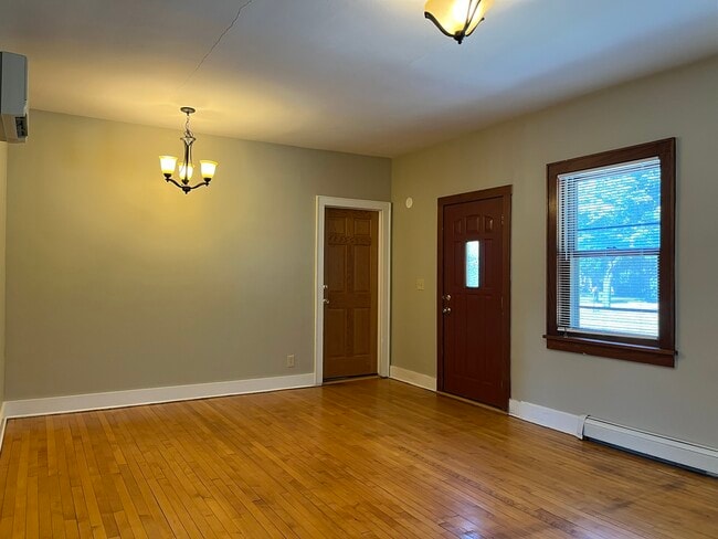 1211 E Saveland Ave, Unit 1211 in Milwaukee, WI - Building Photo - Building Photo